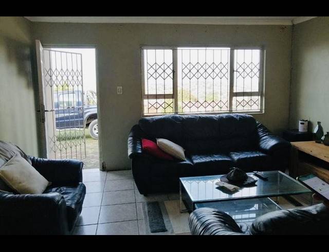 3 BEDROOM HOUSE FOR SALE IN UMLAZI BB